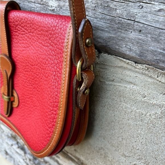 Dooney & Bourke Vintage Red Leather Crossbody/Shoulder Bag - Picture 5 of 15
